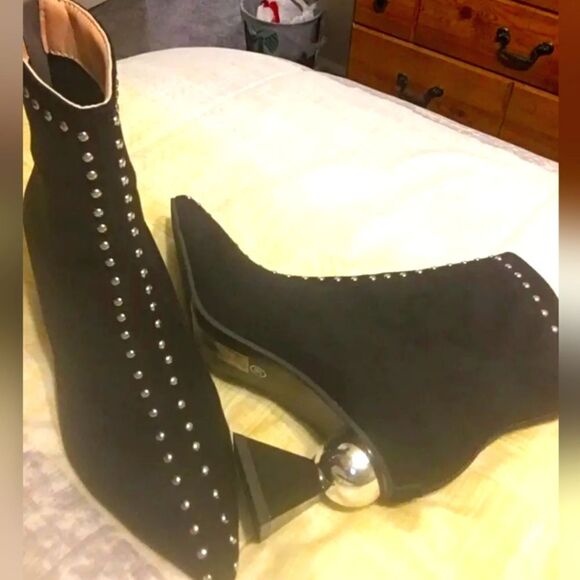 Ladies Black detailed Studded Faux Suede heel boots sz 8 - Picture 9 of 16
